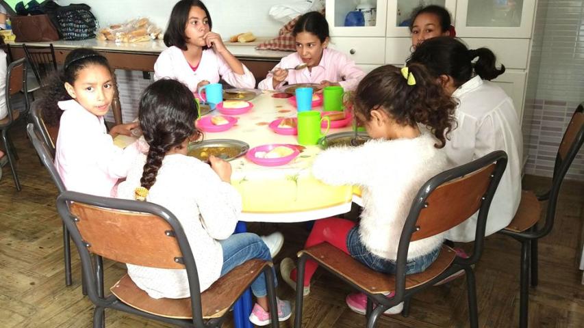 Su comportamiento en la mesa es muy bueno. ¡Y vacían los platos!