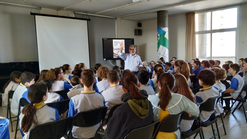 Charla en un colegio de Cerdanyola