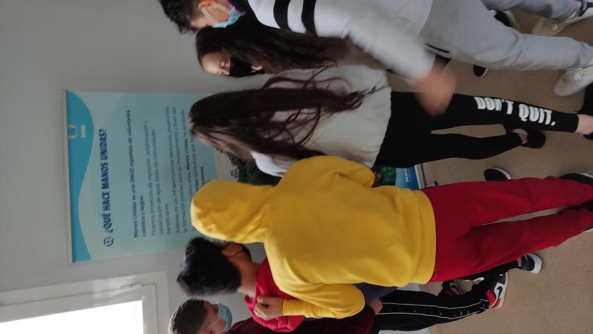 Exposición del agua de Manos Unidas en el IES Marqués de Villena de Marcilla