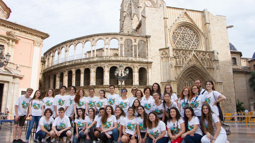 Voluntariado de la VI Cena Hambre de Manos Unidas celebrada en la Plaza Virgen