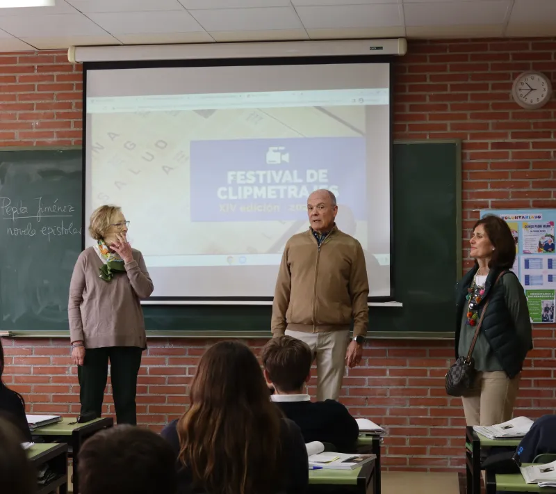 Entrega del segundo premio de Clipmetrajes en el Colegio San Cernin de Pamplona