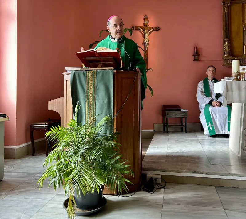 Nuestro Arzobispo Don Florencio Roselló nos acompaña en la misa de comienzo de curso de la delegación de Pamplona