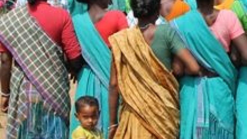 Mujeres participando en el Programa de Desarrollo para Mujeres Aborígenes