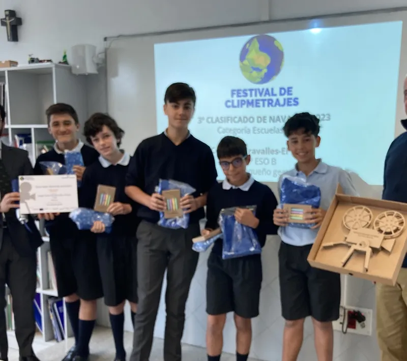 Entrega del tercer premio de Clipmetrajes en el Colegio Miravalles - El Redín de Pamplona
