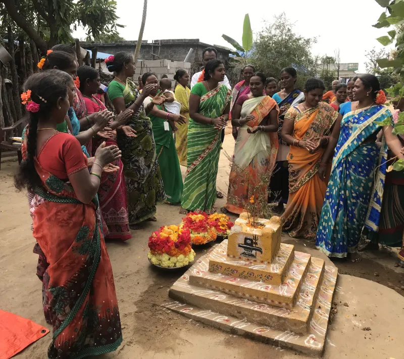 Empoderamiento comunitario y mejora socio económica de población tribal en Telangana. India.