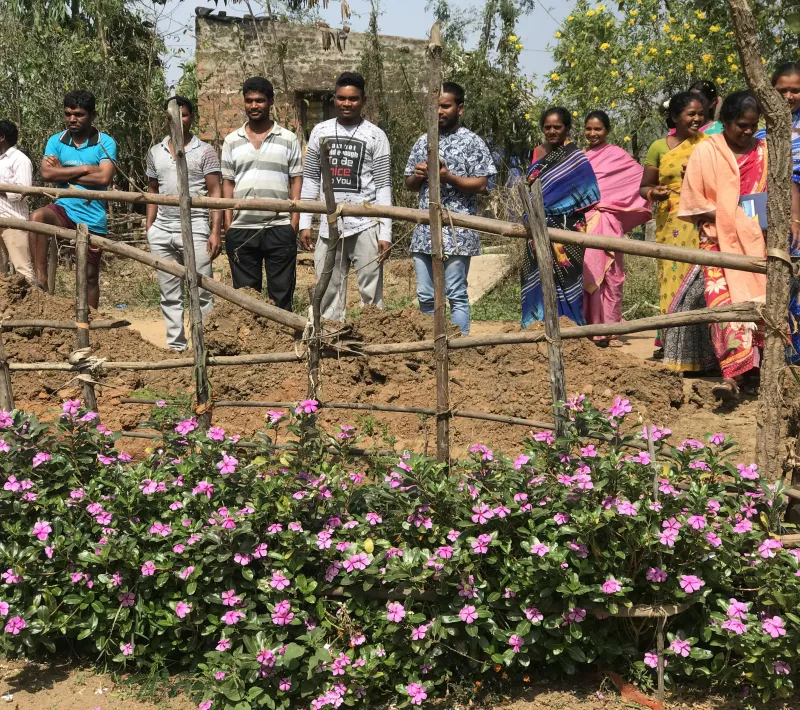 Empoderamiento comunitario y mejora socio económica de población tribal en Telangana. India.