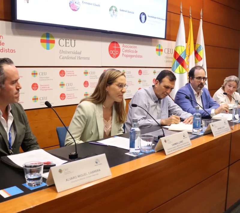Álvaro Cabrera, de Manos Unidas; Carmen Lloret, de la Universidad de Valencia; Enrique Lluch, de la Universidad CEU Cardenal Herrera y Guadalupe Bohorques, de la Universidad Europea.