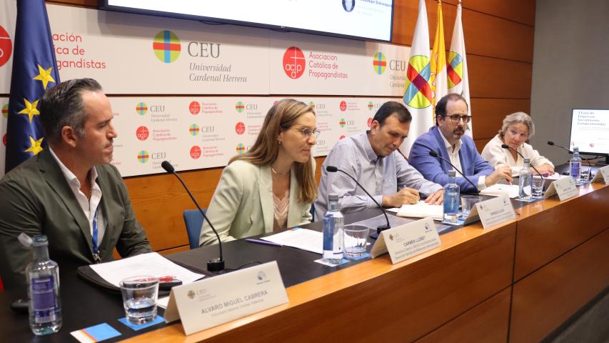 Álvaro Cabrera, de Manos Unidas; Carmen Lloret, de la Universidad de Valencia; Enrique Lluch, de la Universidad CEU Cardenal Herrera y Guadalupe Bohorques, de la Universidad Europea.