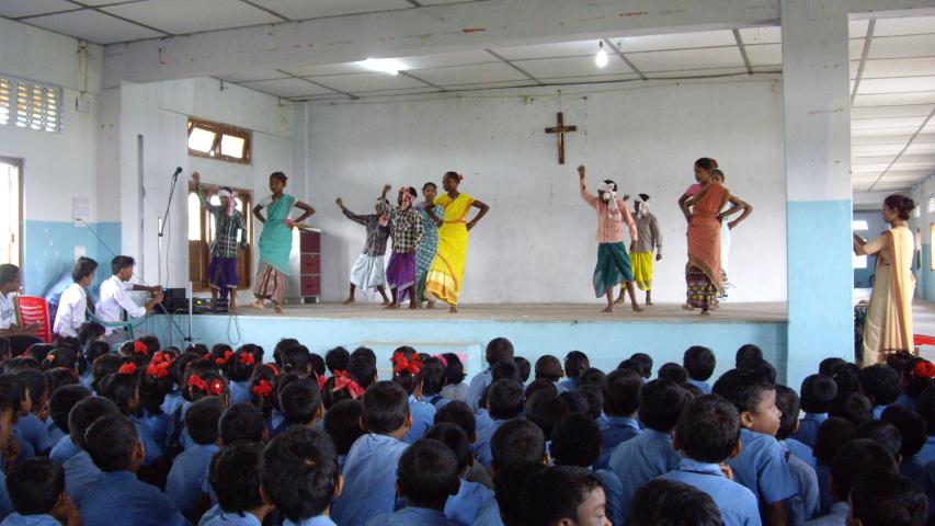 Inauguración de la Escuela de Primaria  St.  Ignatius Loyola en Kathalguri, Assam.
