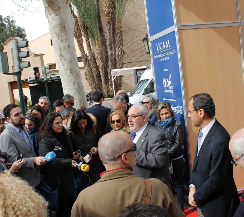 inauguracion muestra voluntariado ucam manos unidas murcia 10