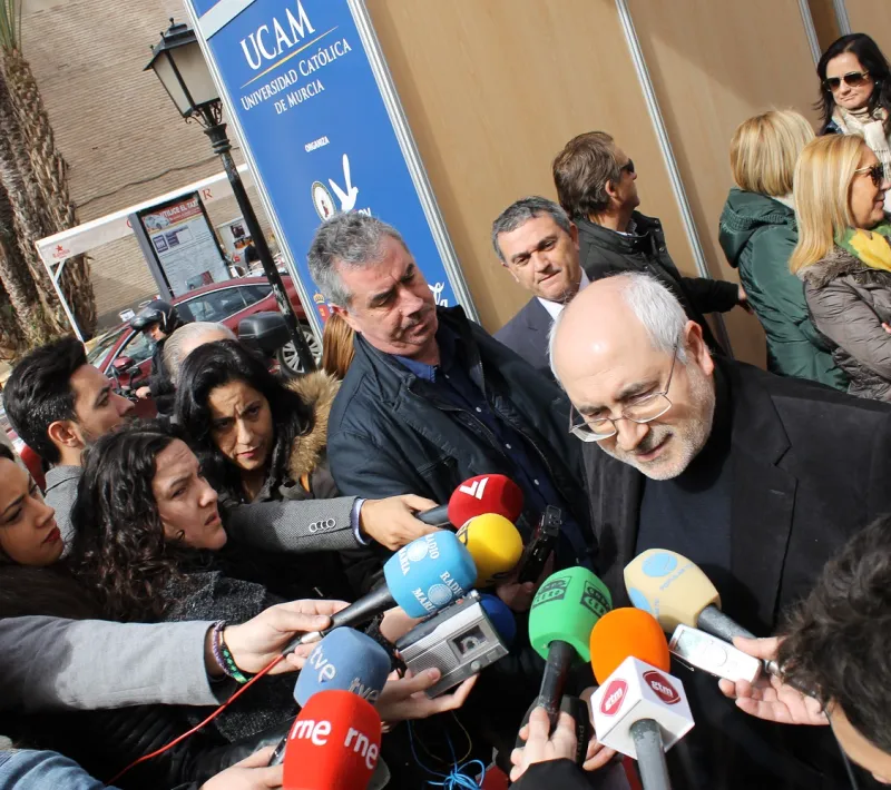 inauguracion muestra voluntariado ucam manos unidas murcia 21