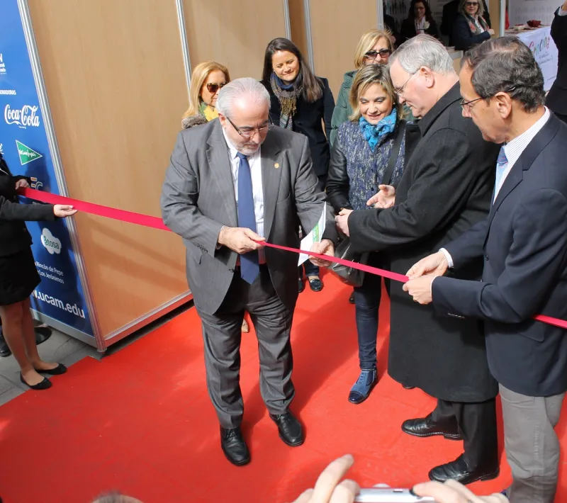 inauguracion muestra voluntariado ucam manos unidas murcia 27