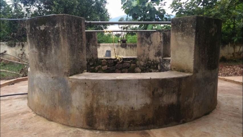 Tanque con capacidad de 50 mil litros para dar agua a un internado femenino. Manos Unidas Valencia