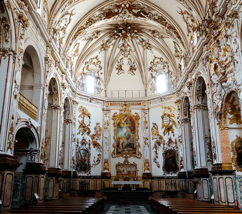 Interior de la Iglesia de San Juan de la Cruz, donde se celebrará el concierto a beneficio de Manos Unidas Valencia.