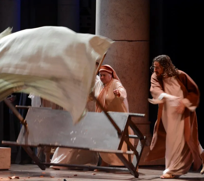 Jesús echa fuera a los mercaderes del templo