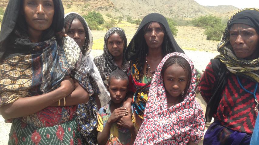 Las mujeres y las niñas son las principales perjudicadas por la escasez de agua en Afar, Etiopía - Foto Manos Unidas