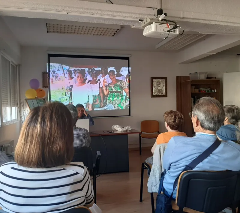 Charla de SSCC sobre un proyecto de Manos Unidas en Camerún