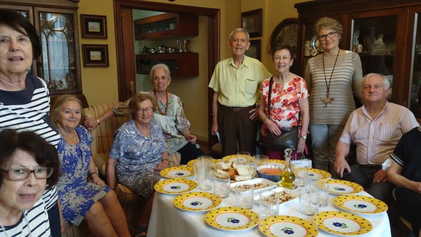 Cena del Hambre Virtual de Manos Unidas Valencia, grupo de voluntarios de la delegación.