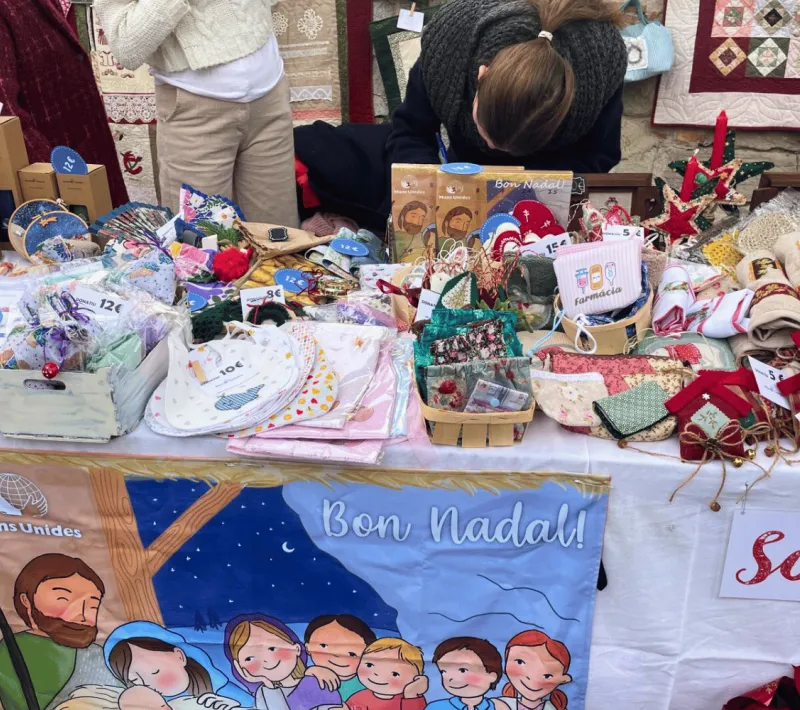 Gran afluencia de público en los mercadillos de Navidad | Parada en Pedralbes