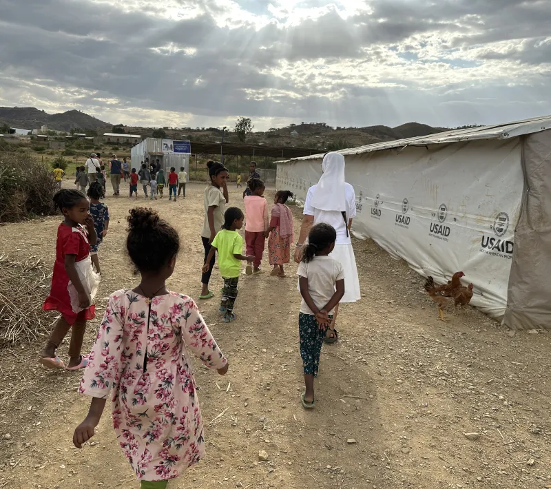 La hermana Paola en el campo de desplazados de Almeida en Adwa (Tigray). Foto:Manos Unidas/Marta Carreño