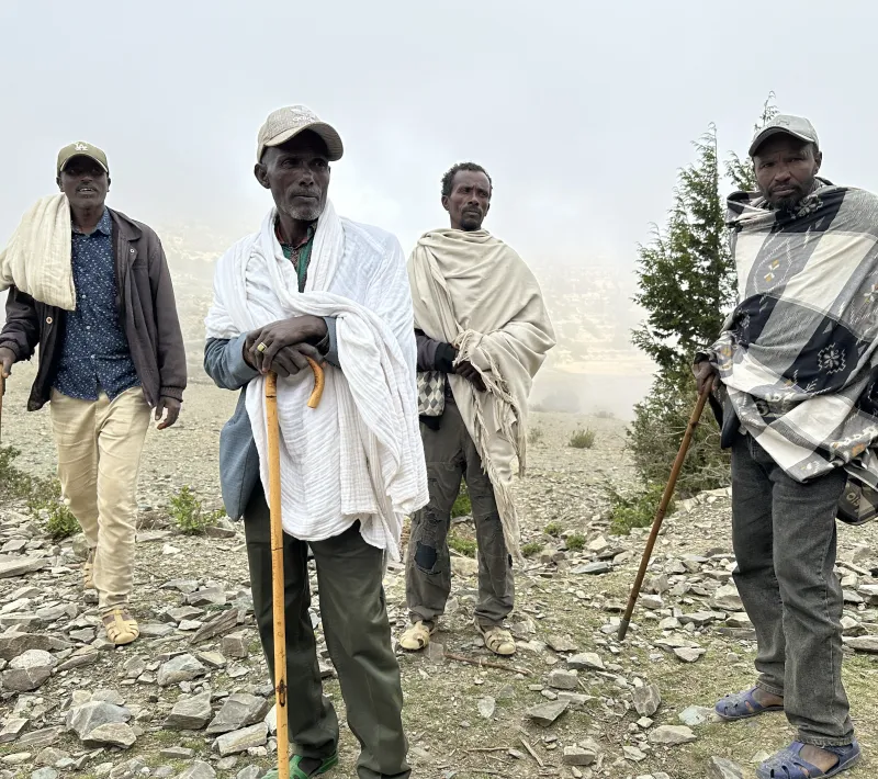 Un grupo de campesinos de la localidad de Aseraw (Tigray). Foto: Manos Unidas/Marta Carreño