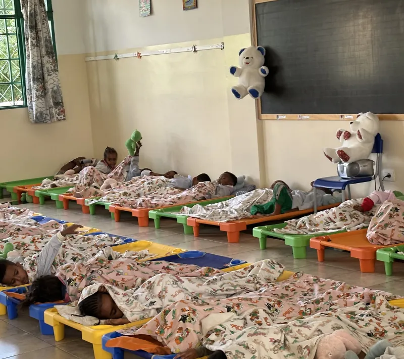 Niños durmiendo en la guardería Kidane Mehret. Adwa (Tigray): Manos Unidas/Marta Carreño