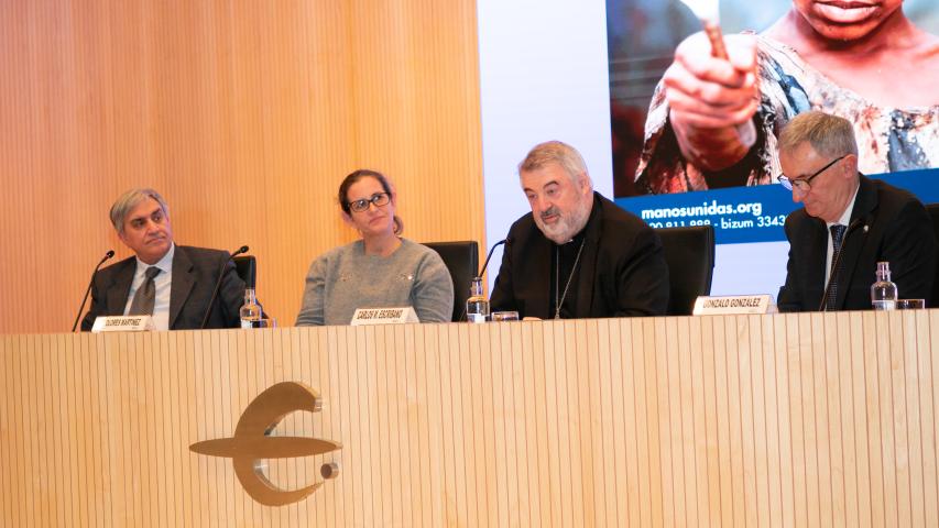 Monseñor Carlos Escribano, Arzobispo de Zaragoza, finalizo la presentación de Campaña