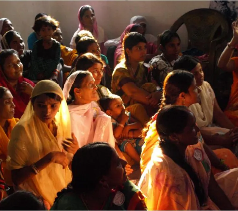 Mujeres de un proyecto de Mahila Mandals