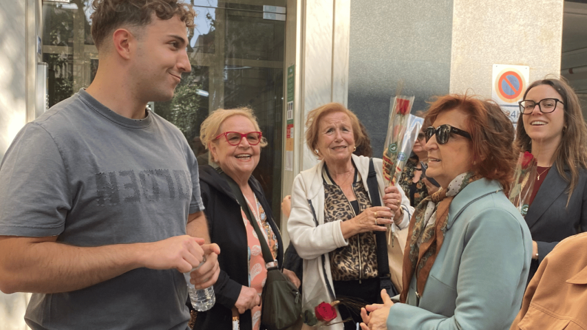 Gran éxito de nuestra parada solidaria de Sant Jordi 2026 | Imagen: Elena Señor Boguñá