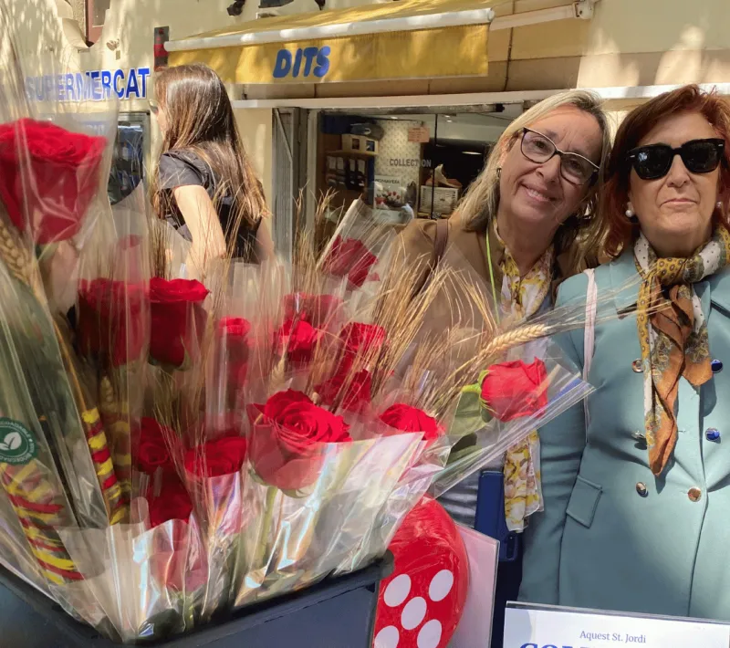 Gran éxito de nuestra parada solidaria de Sant Jordi 2026 | Imagen: Elena Señor Boguñá
