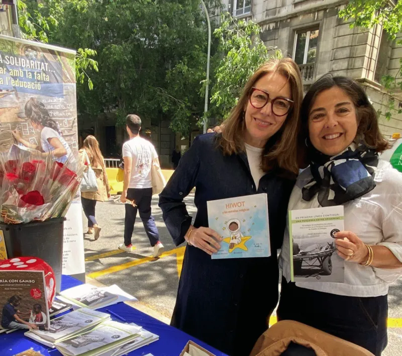 Gran éxito de nuestra parada solidaria de Sant Jordi 2026 | Imagen: Elena Señor Boguñá