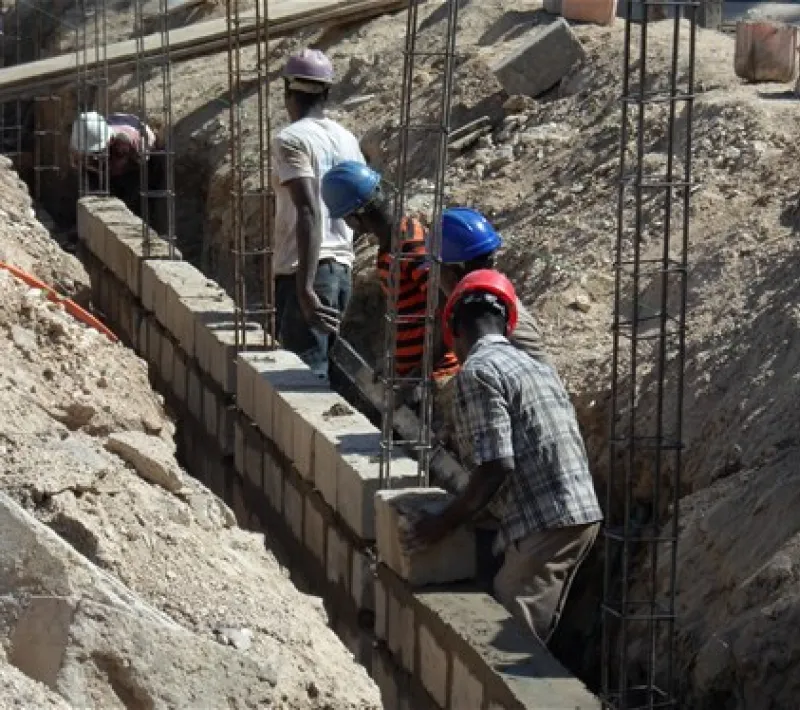 Construir centro de formación profesional para jóvenes sin recursos en Togo por parte de Manos Unidas.