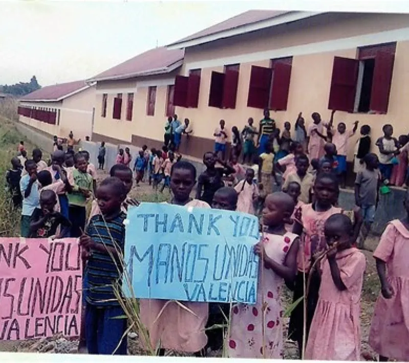 Escuela Primaria en Uganda en zona de alto analfabetismo. Manos Unidas Valencia
