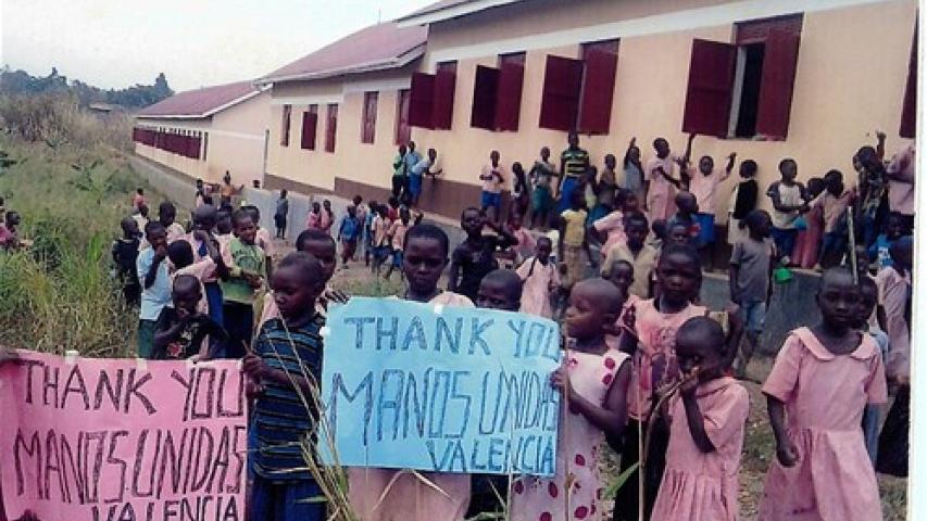 Escuela Primaria en Uganda en zona de alto analfabetismo. Manos Unidas Valencia