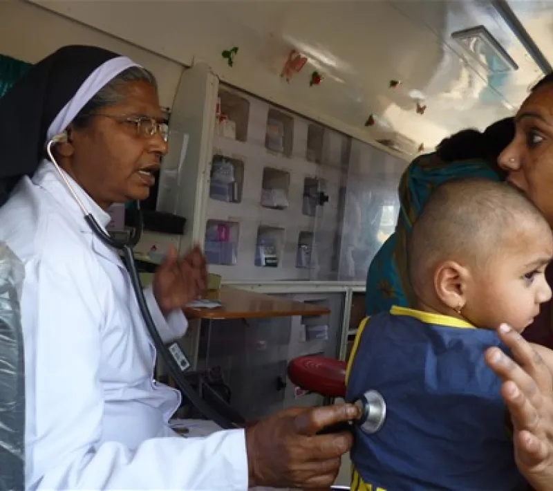 Clínica móvil gracias a una ambulancia que llegará a 9 aldeas remotas.