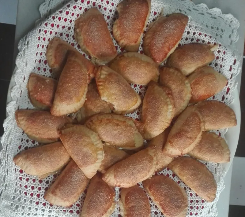 Pastelitos de boniato elaborados por las voluntarias de Carcaixent.