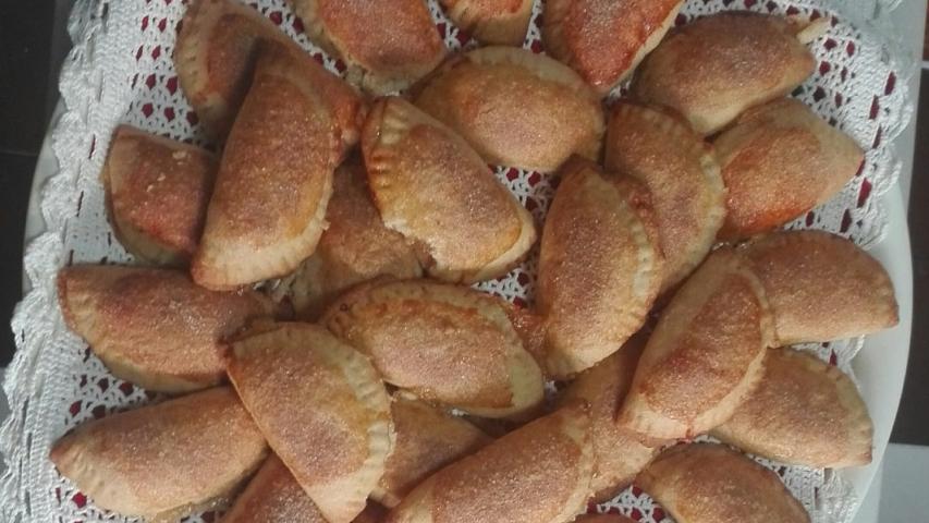 Pastelitos de boniato elaborados por las voluntarias de Carcaixent.
