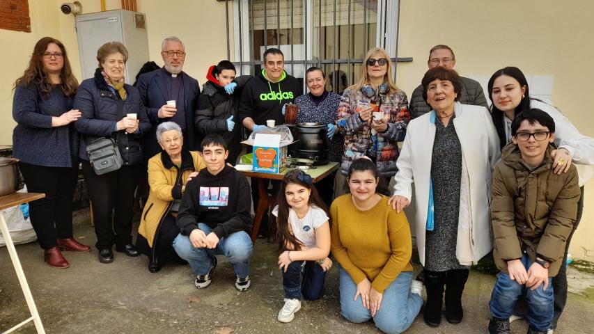 mercadillo y chocolatada unidad parroquial de s. pedro y sta. clara 18 02 2024 1