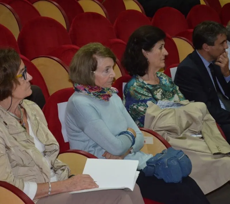 mesa redonda mu 2016 15