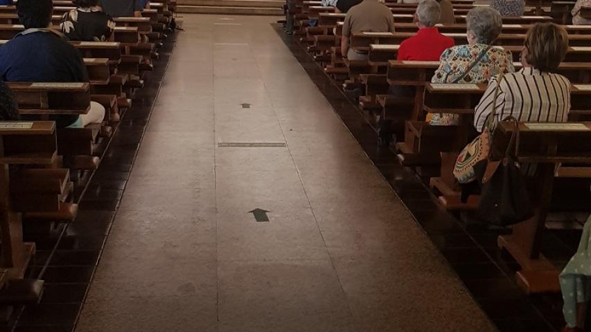 Misa por los afectados COVID19 en Manos Unidas Madrid