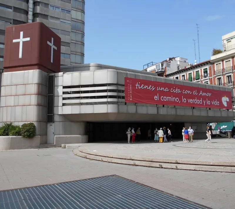 Misa por los afectados COVID19 en Manos Unidas Madrid