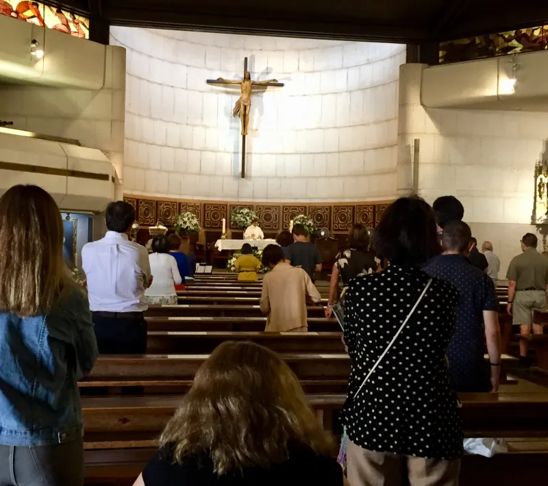 Misa por los afectados COVID19 en Manos Unidas Madrid