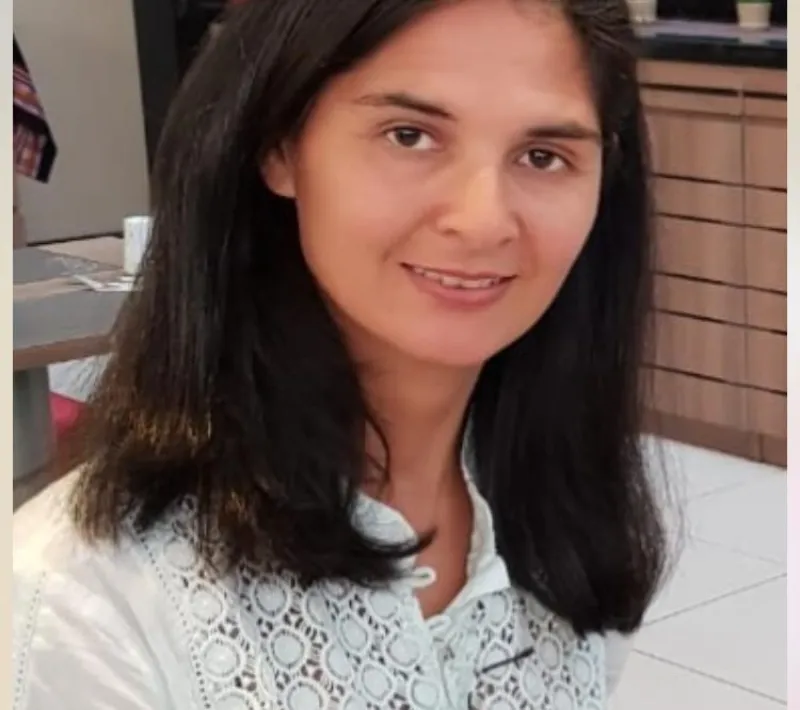 Myrtha Beatriz Lezcano es misionera seglar en Paraguay. Estudió Psicología Social y Comunitaria, es diplomada en Monitorización y Evaluación de Proyectos Sociales, cursó Psicología Cognitivo-Conceptual y es co-autora de libros y publicaciones relativos a sus trabajos en la asociación Tatarendy, de la que es co-fundadora.  Tatarendy es una asociación sin ánimo de lucro que se ocupa de ayudar a las mujeres más vulnerables social y económicamente en Asunción (Paraguay).