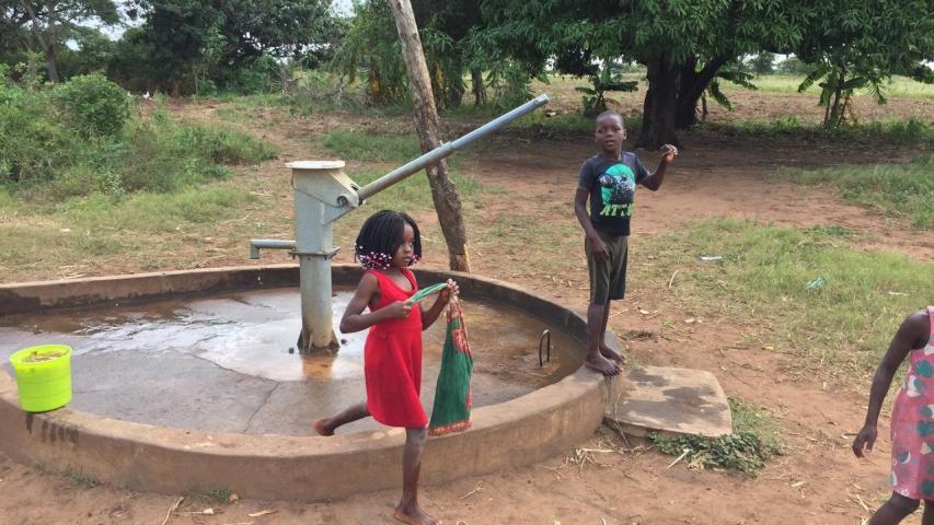 Sólo un 3% de la población disponía de agua canalizada en esta zona de Mozambique.