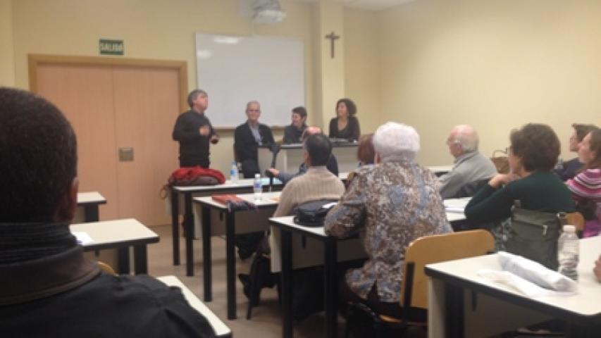 mu mesa redonda en la universidad san damaso 1r