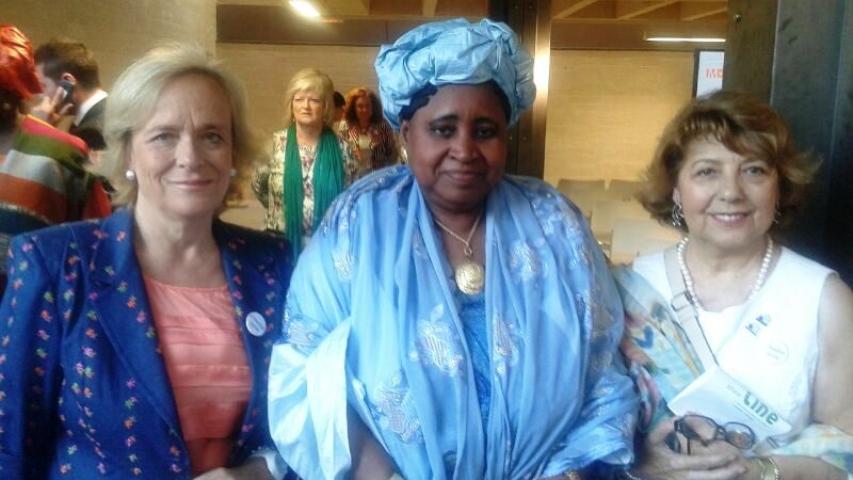 mujeres por africa. 1