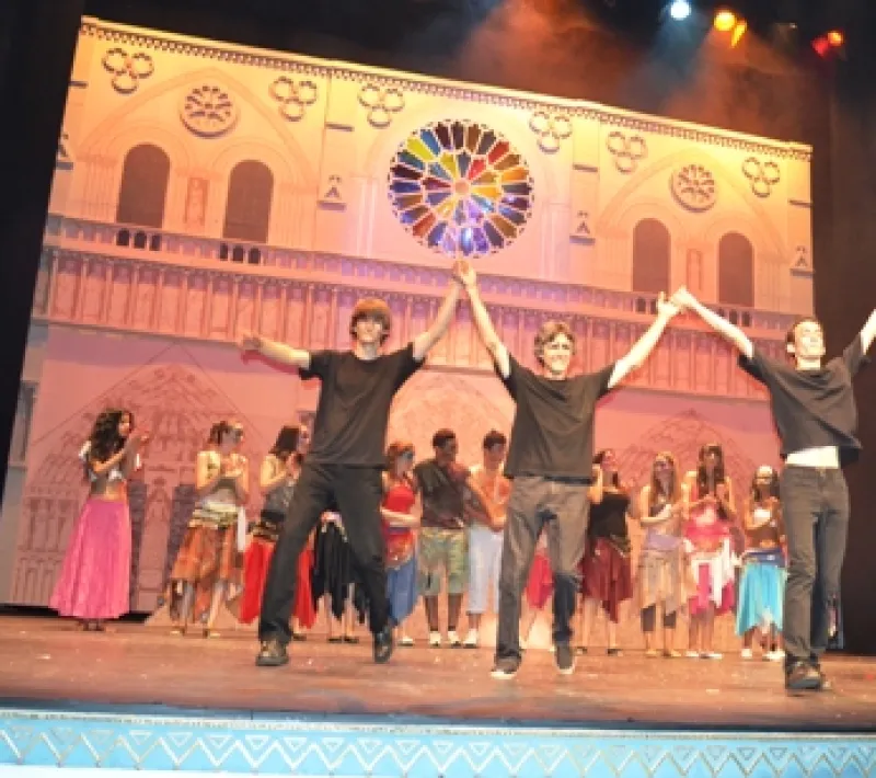 musical notre dame 26jun2014 w.10