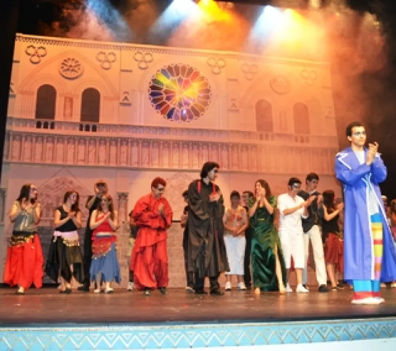 musical notre dame 26jun2014 w.14