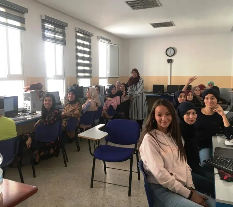 Taller de Informática en el Centro Baraka de Nador, para jóvenes en situación de vulnerabilidad.