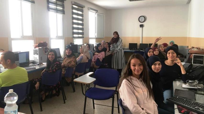 Taller de Informática en el Centro Baraka de Nador, para jóvenes en situación de vulnerabilidad.